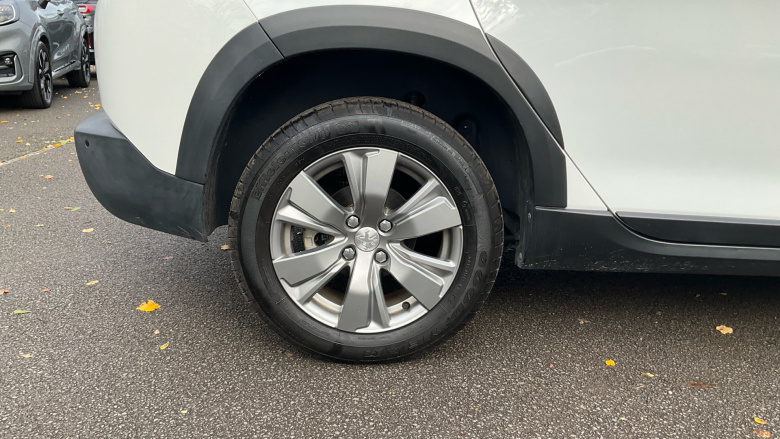 Peugeot 2008 1.2 PureTech 110 Signature 5dr Petrol Estate